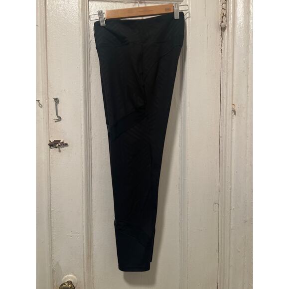 Active by Old Navy Go Dry Black Geometric Mesh Ankle Cropped Leggings Size L - Picture 9 of 13